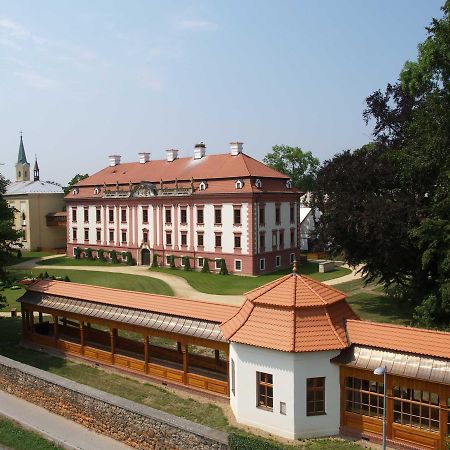 Zámecké ubytování U dobré hraběnky Kunín Esterno foto